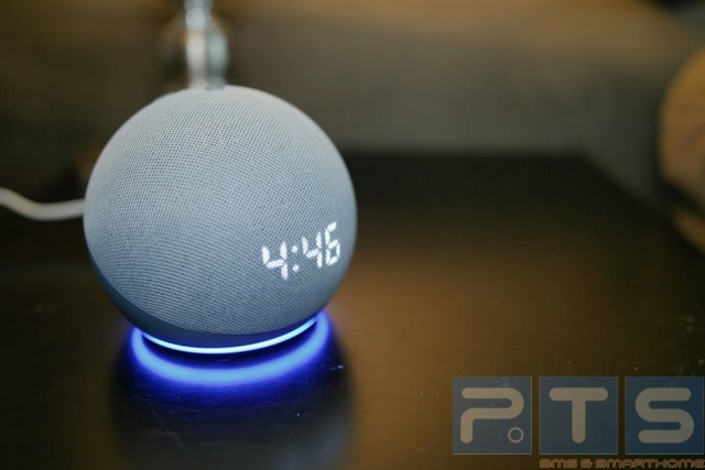 Amazon Echo Dot (Thế hệ thứ 4) với Đồng hồ
